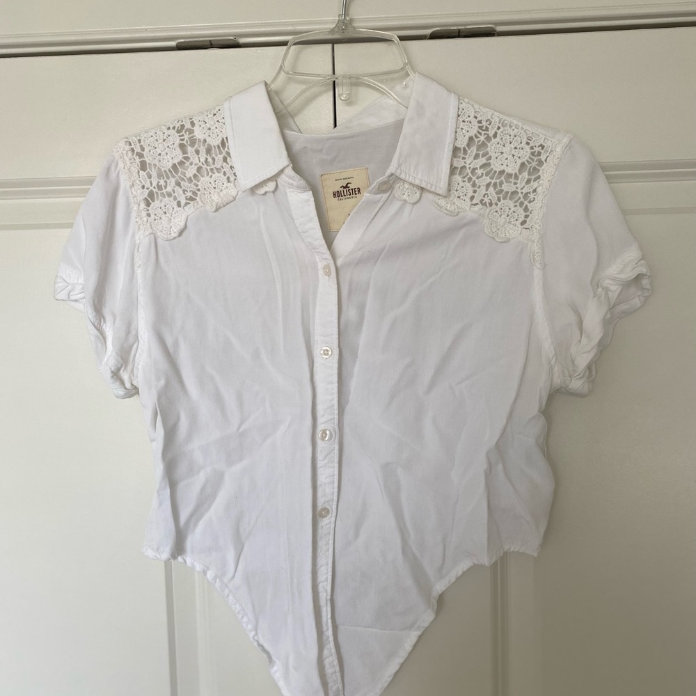 Hollister Knotted Front Crop Top